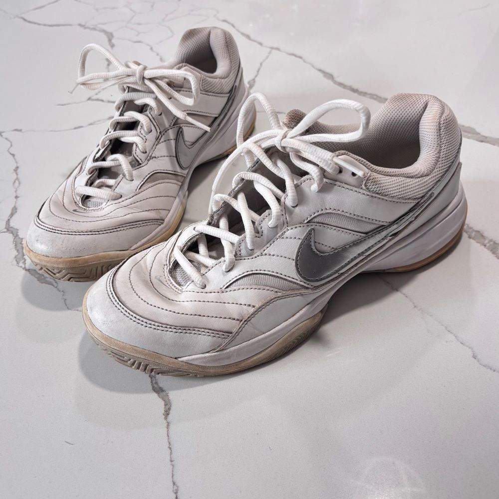 Nike Women’s Court Lite 845048-100 White Leather Athletic Shoes Sneakers Size 9